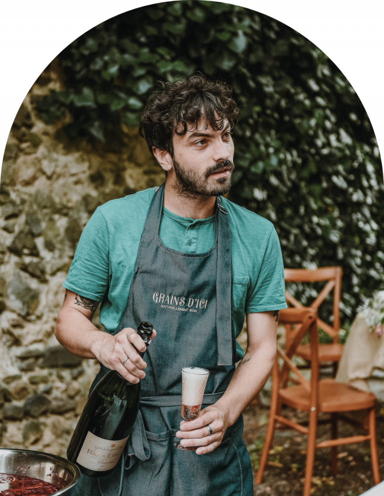 Service personnalisé au verre par le barman de notre équipe. Idéal pour vos événements privés, familiaux et professionnels...